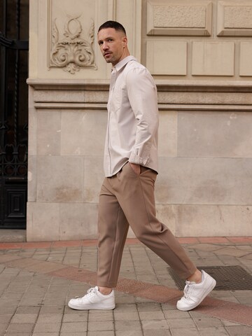 Casual Pleated Pants Look by DAN FOX APPAREL