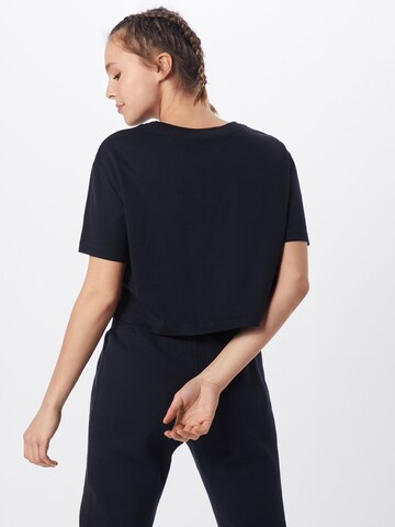 Nike Sportswear Shirt in Black: back