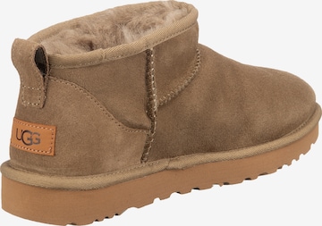 UGG حذاء للثلج 'Classic Ultra Mini' بلون بني