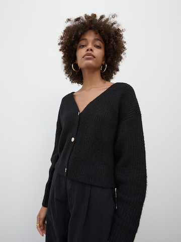 EDITED Knit cardigan 'Ronja' in Black: front