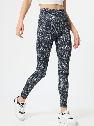 Urban Classics Skinny Leggings in Black: front