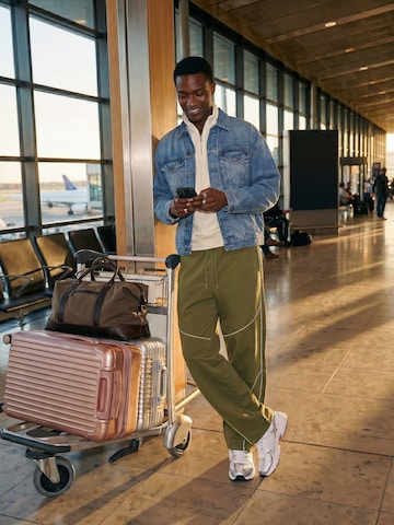 Green Sweatpants Look