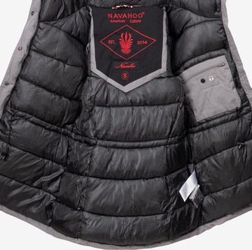 NAVAHOO Зимняя куртка 'Laura' в Серый