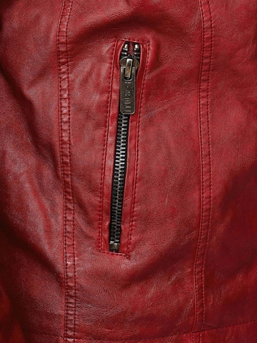 Redbridge Bikerjacke mit rockiger Steppung in Rot: predná strana