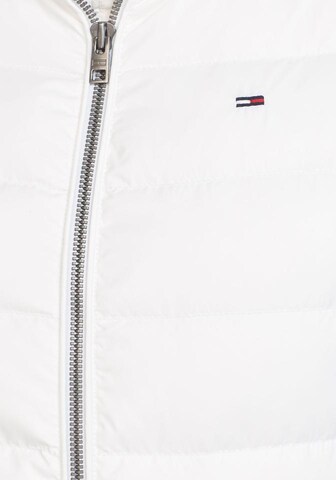 Tommy Jeans Kurtka zimowa w kolorze biały