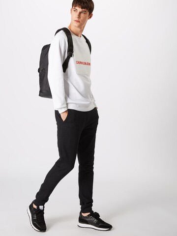 Calvin Klein Jeans Sweatshirt 'Institutional' in Wit