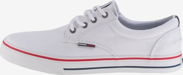 Tommy Jeans Trampki niskie w kolorze biały