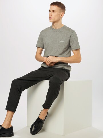 Calvin Klein T-Shirt in Grau