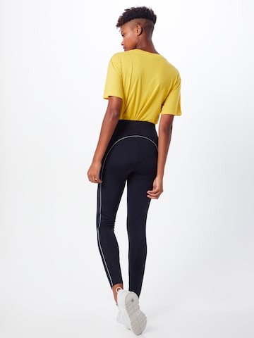 Skinny Leggings Urban Classics en noir : derrière