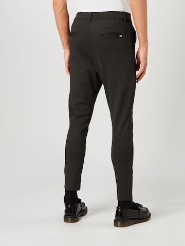 Kronstadt Slim fit Pleated Pants in Grey