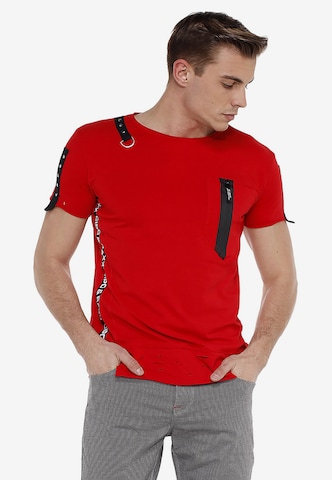 CIPO & BAXX T-Shirt mit asymmetrischen Applikationen in Rot: predná strana