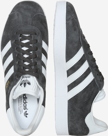 ADIDAS ORIGINALS Låg sneaker 'Gazelle' i grå