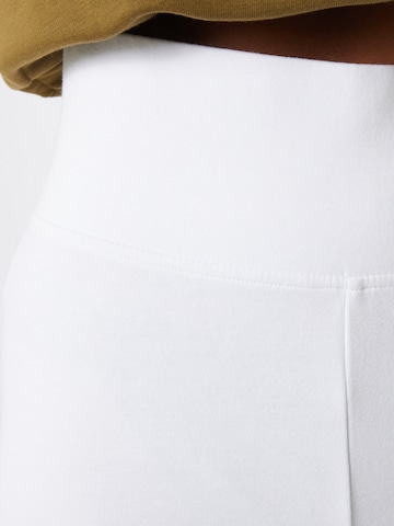 Urban Classics - Skinny Leggings em branco