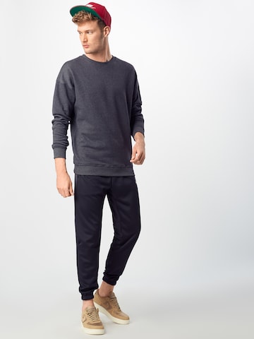 Urban Classics Sweatshirt in Grau