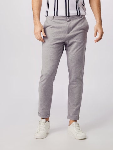 Coupe slim Pantalon Lindbergh en gris : devant