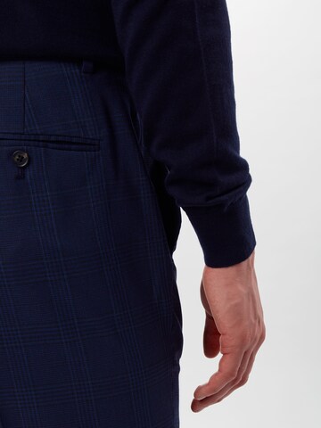 BURTON MENSWEAR LONDON Слим Плиссированные брюки в Синий