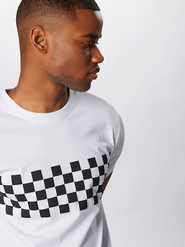 Urban Classics - Camiseta 'Check Panel' en blanco