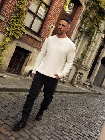 Basic Offwhite Knit Look by DAN FOX APPAREL
