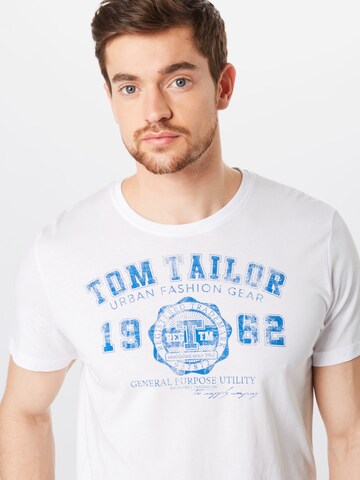 Coupe regular T-Shirt TOM TAILOR en blanc