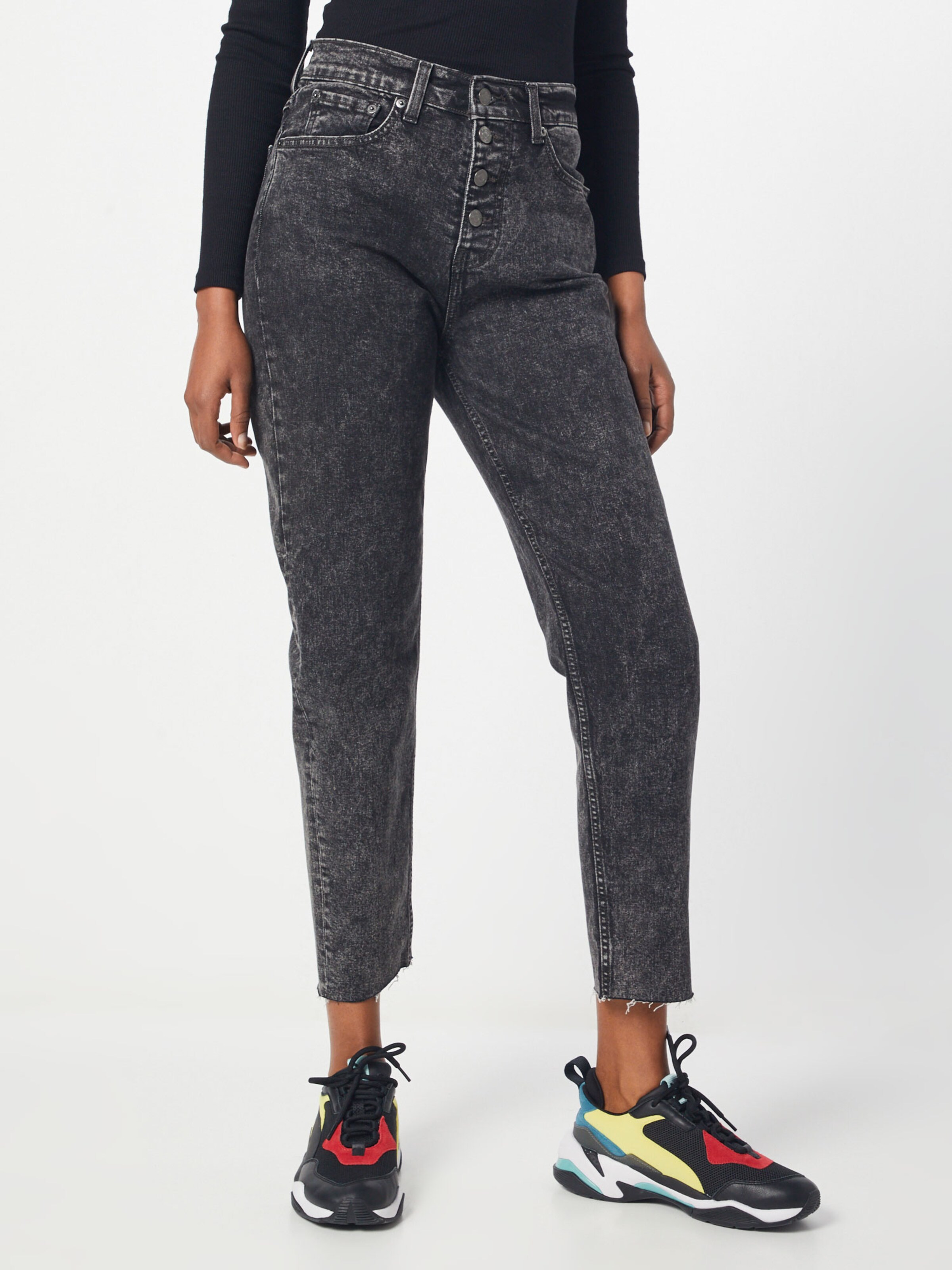 levi's exposed button mom jean