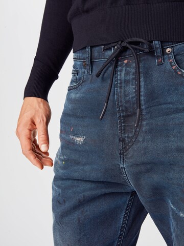 DIESEL تقليدي جينز 'VIDER' بلون أزرق
