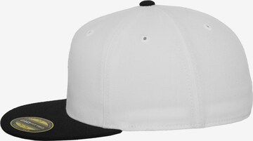 Cappello da baseball 'Premium 210' di Flexfit in bianco