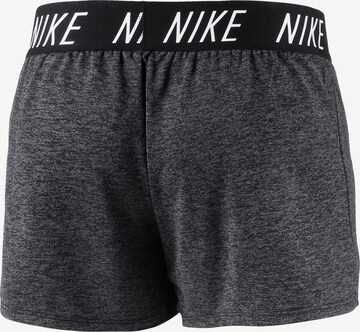 Regular Pantalon de sport NIKE en gris