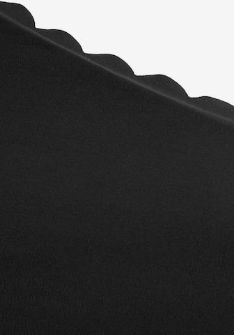 LASCANA - regular Top de bikini 'Scallop' en negro
