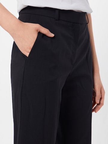 Regular Pantalon à plis HUGO en noir