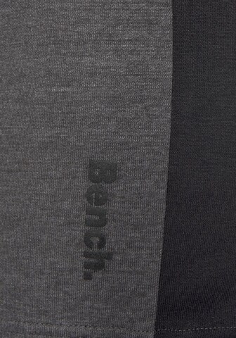 BENCH - regular Pantalón en gris