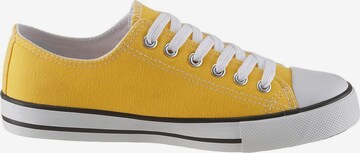 CITY WALK Sneakers in Yellow