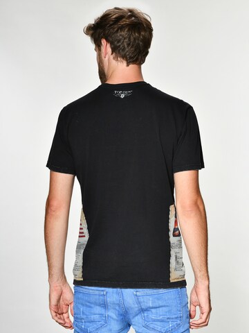 TOP GUN Shirt 'Flags' in Zwart