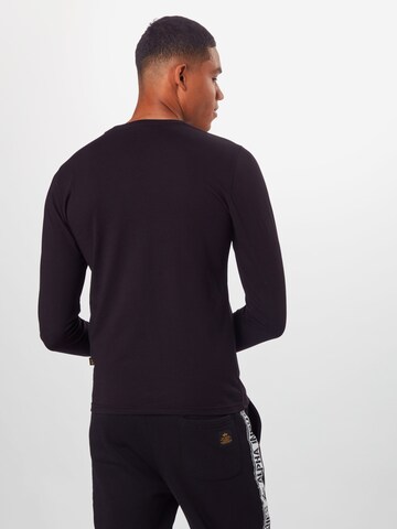 ALPHA INDUSTRIES T-shirt i svart