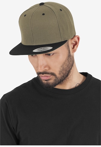 Casquette Flexfit en vert : devant