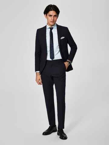 Coupe slim Pantalon à plis 'Mylologan' SELECTED HOMME en bleu