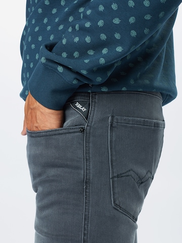 REPLAY Slimfit Jeans 'Anbass' in Grau