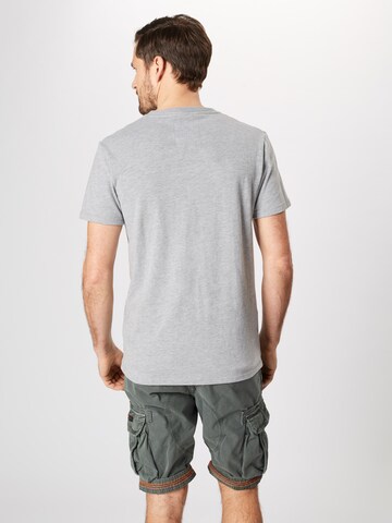 T-Shirt 'Retro Sport' Superdry en gris : derrière
