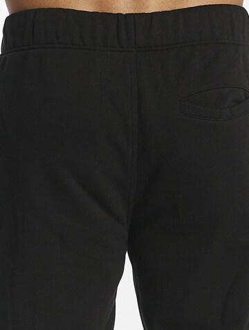 ROCAWEAR Tapered Sweathose in Schwarz