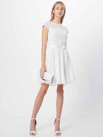 Robe de cocktail SWING en blanc