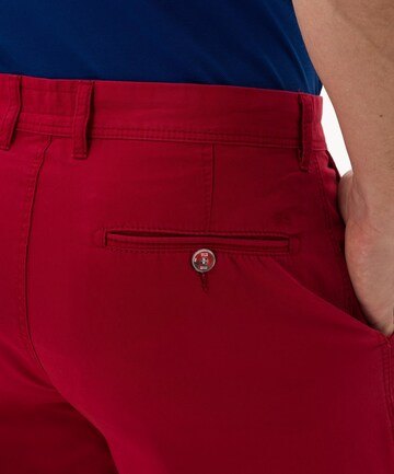 BRAX Regular Shorts 'Bari' in Rot