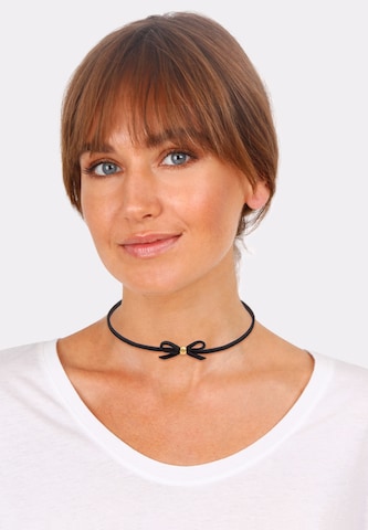 ELLI Necklace in Black: front