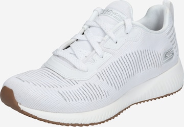 Baskets basses SKECHERS en blanc : devant