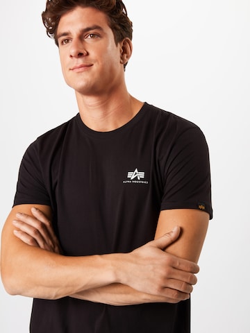 ALPHA INDUSTRIES Regular Fit T-Shirt in Schwarz