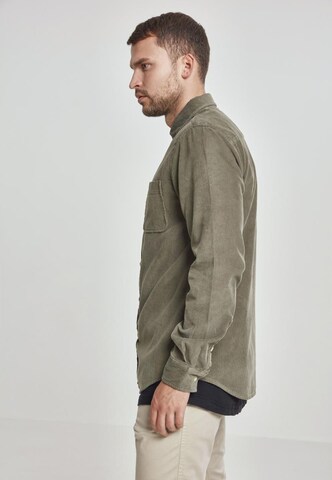 Urban Classics - Ajuste regular Camisa en verde
