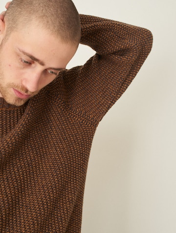 Cleptomanicx Sweater in Brown