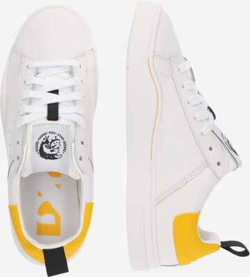 DIESEL Sneakers laag 'S-Clever' in Wit: zijkant