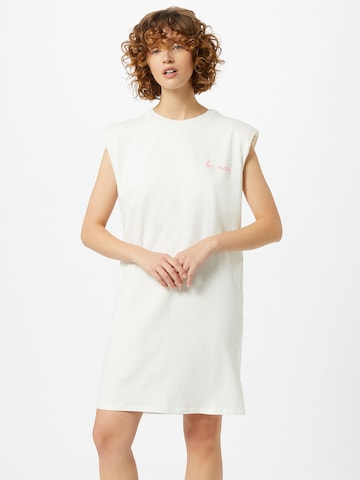 Liebesglück Φόρεμα σε λευκό: μπροστά
