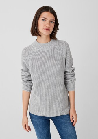 Pull-over QS en gris : devant