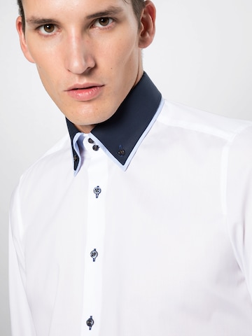 OLYMP - Ajuste estrecho Camisa 'Level 5 City Uni' en blanco