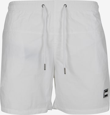 Shorts de bain Urban Classics en blanc : devant